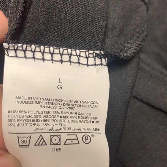 *free when bundled* Old navy NWT black top - Picture 7 of 7